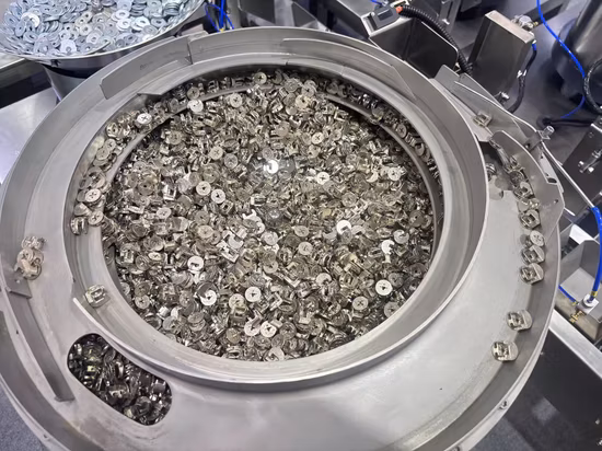 다양한 전압 표준 수직 멀티